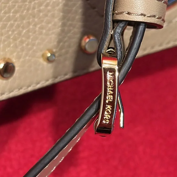 Price Firm Michael Kors Samira Tan Gold Studded Leather Flap Messenger Crossbody - Picture 7 of 13